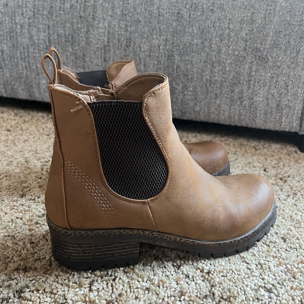 Vintage 7 eight brown boots, leather look